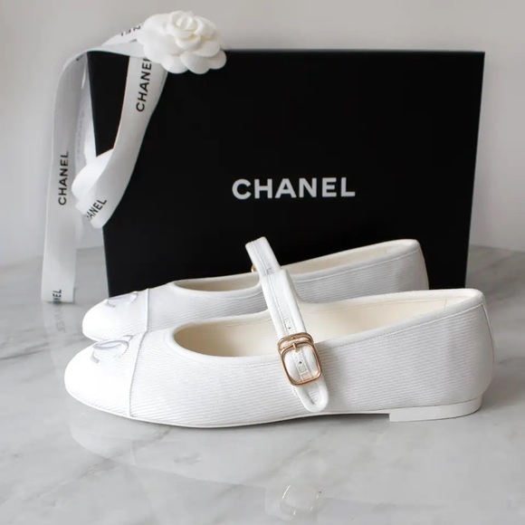 Chanel white cloth ballet flats cruise 2024. Size 36 - Picture 2 of 10